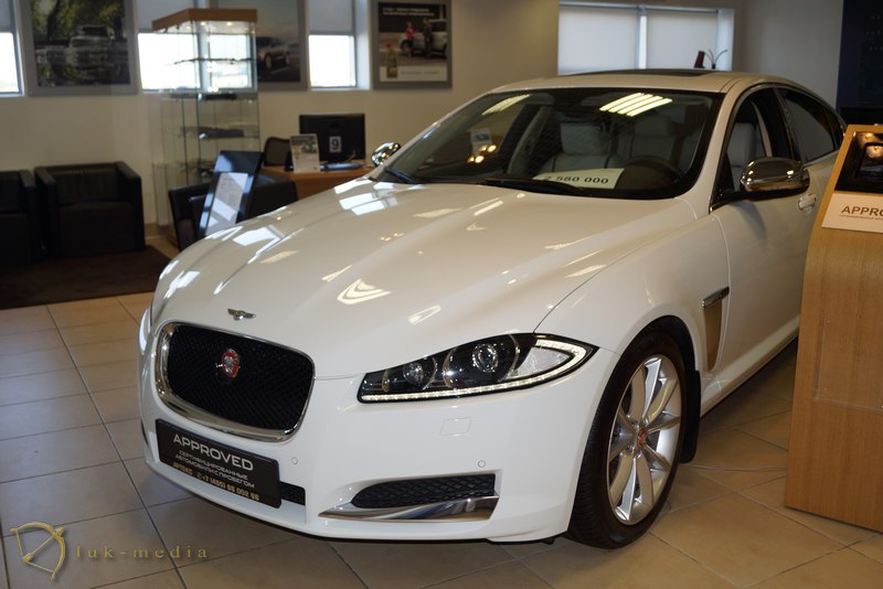  jaguar xe 2015  