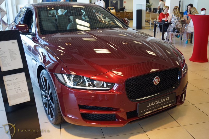  jaguar xe 2015  