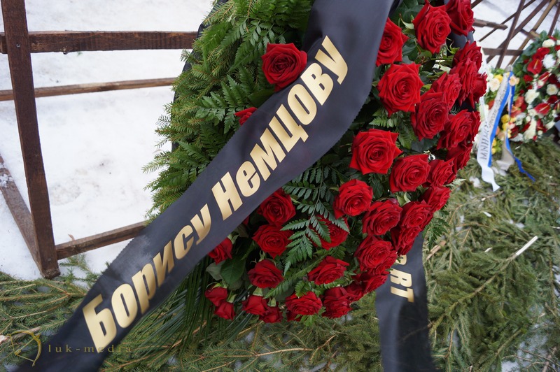 похороны немцова фото с троекуровского кладбища