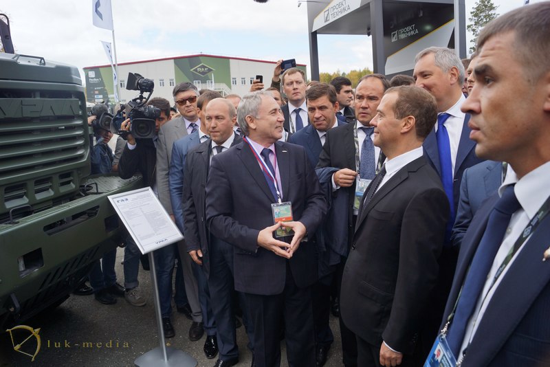 arms expo 2015 медведев
