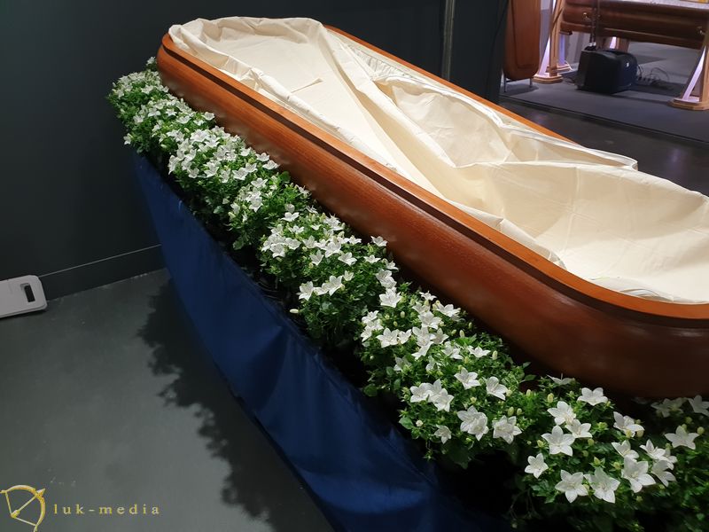 15 Funermostra,       