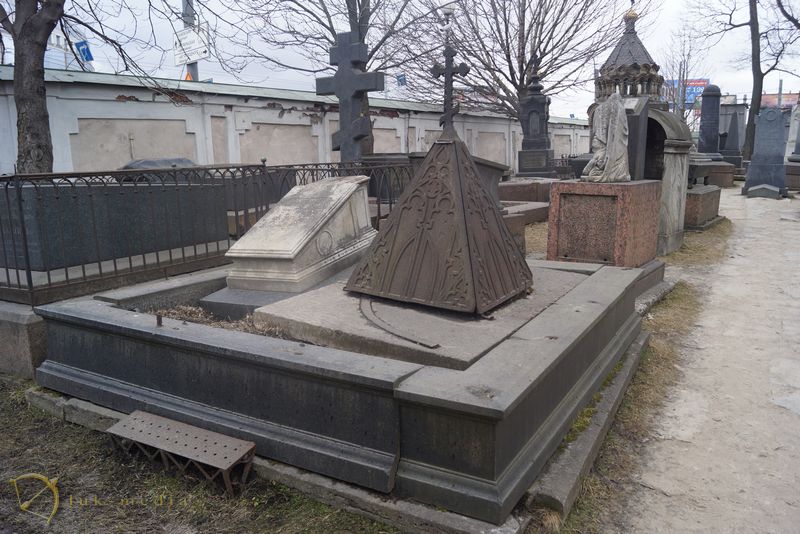 Лазаревскоеское кладбище