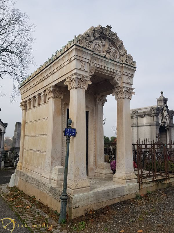 Кладбище в Лионе, часть первая