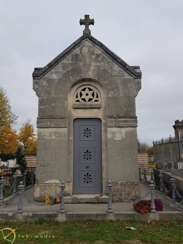 Кладбище в Лионе, часть первая