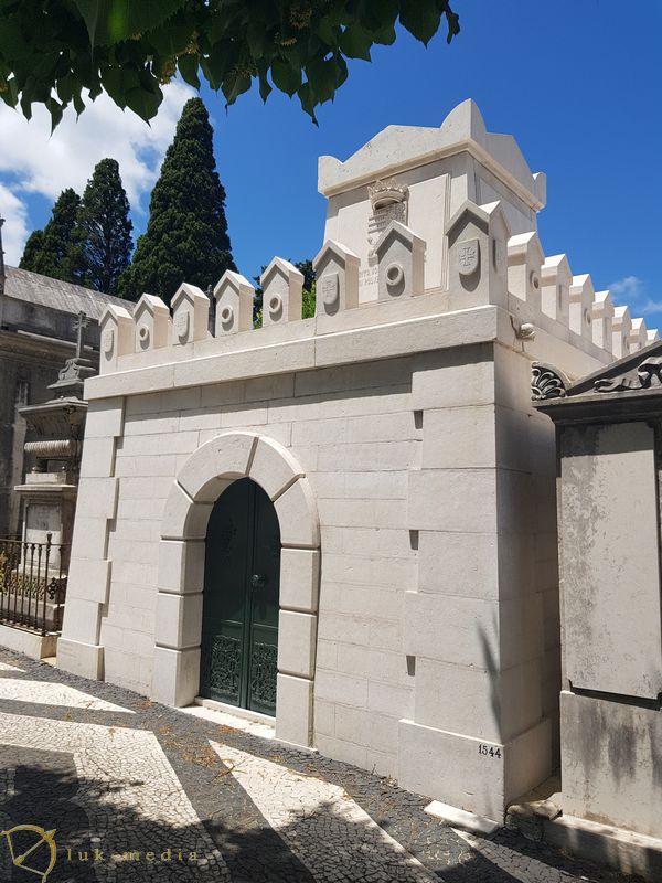 Кладбище Празереш в Лиссабоне