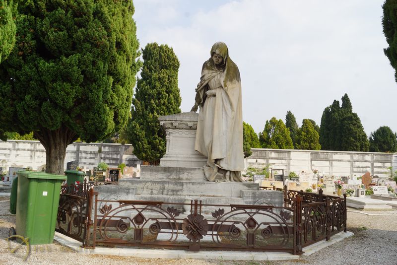 кладбище Сан-Микеле в Венеции