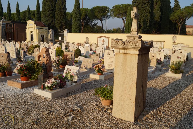 итальянское кладбище